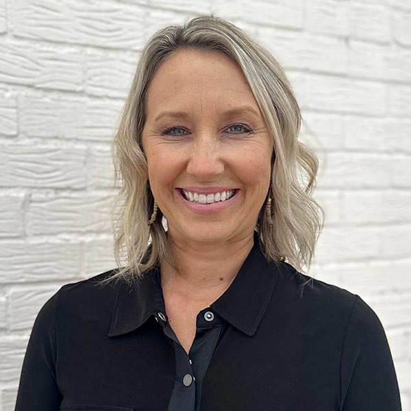 Click to learn more about Lisa Belcher